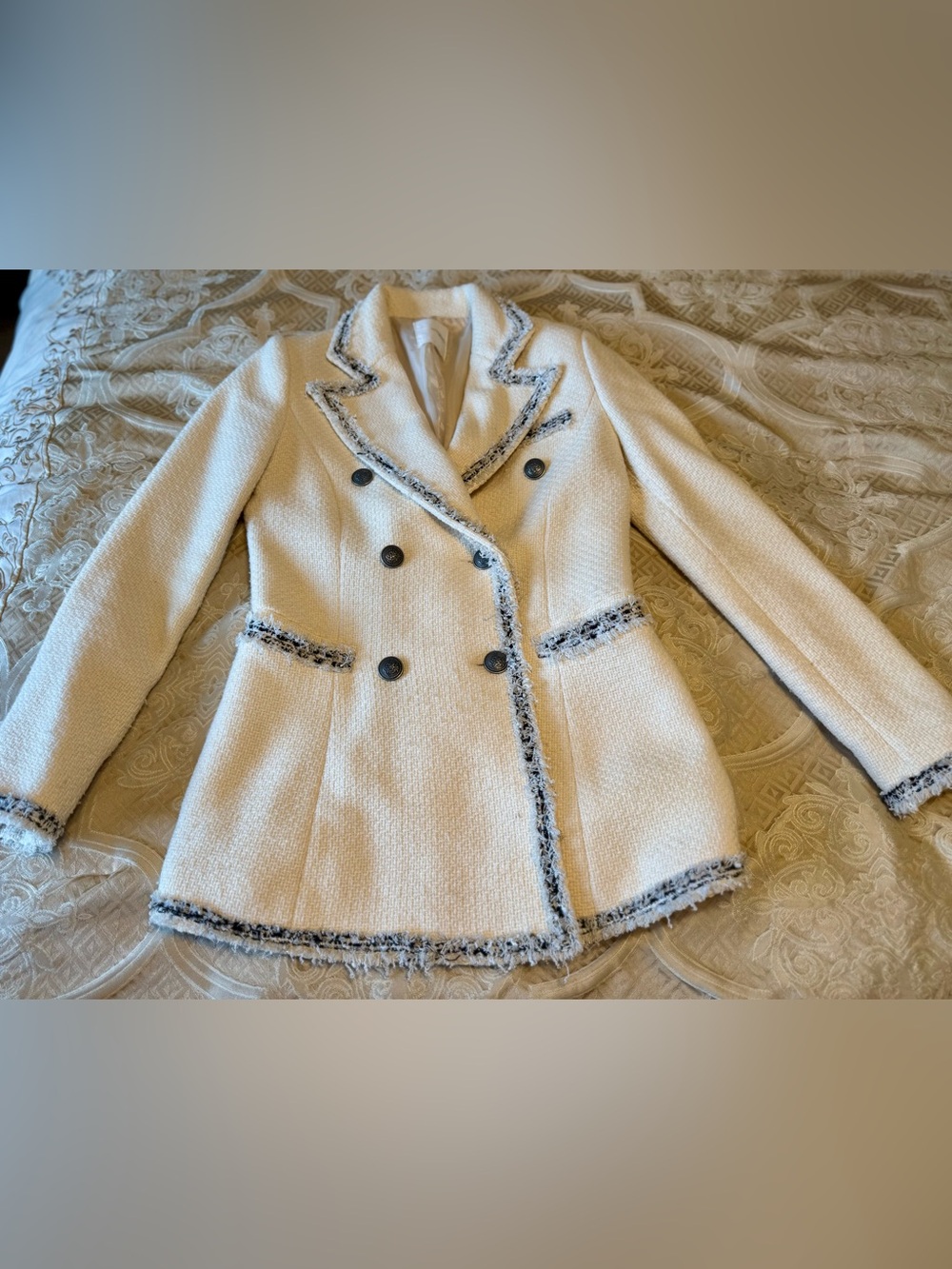 Women’s Cream Textured Double-Breasted Tweed Jacket